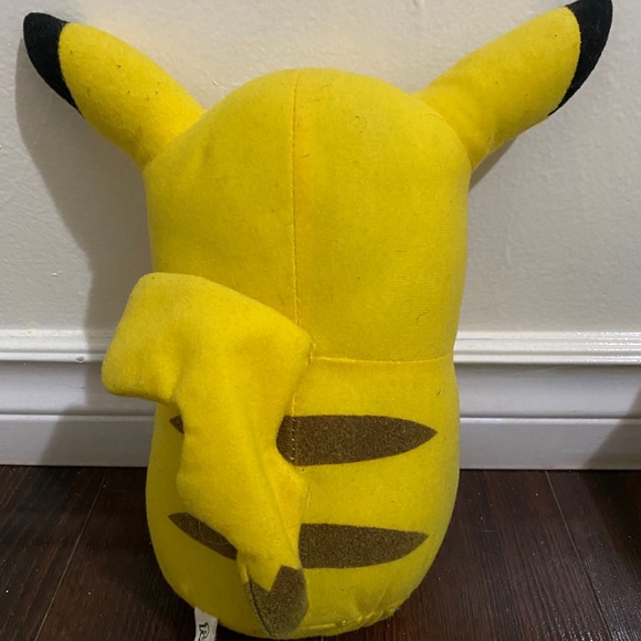 Pikachu Plushie - Picture 2 of 3